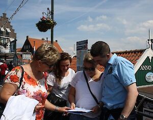 Puzzeltocht Volendam & Foto in Volendams kostuum