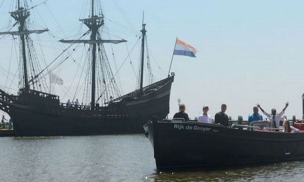 Sloep varen Volendam